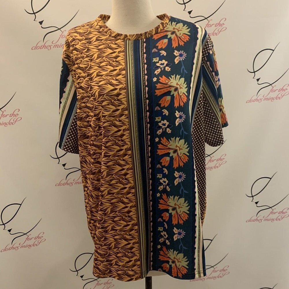 No Brand. Size 2XL. Short Sleeve. Pullover Stretch Tunic. Banded Neck. B45